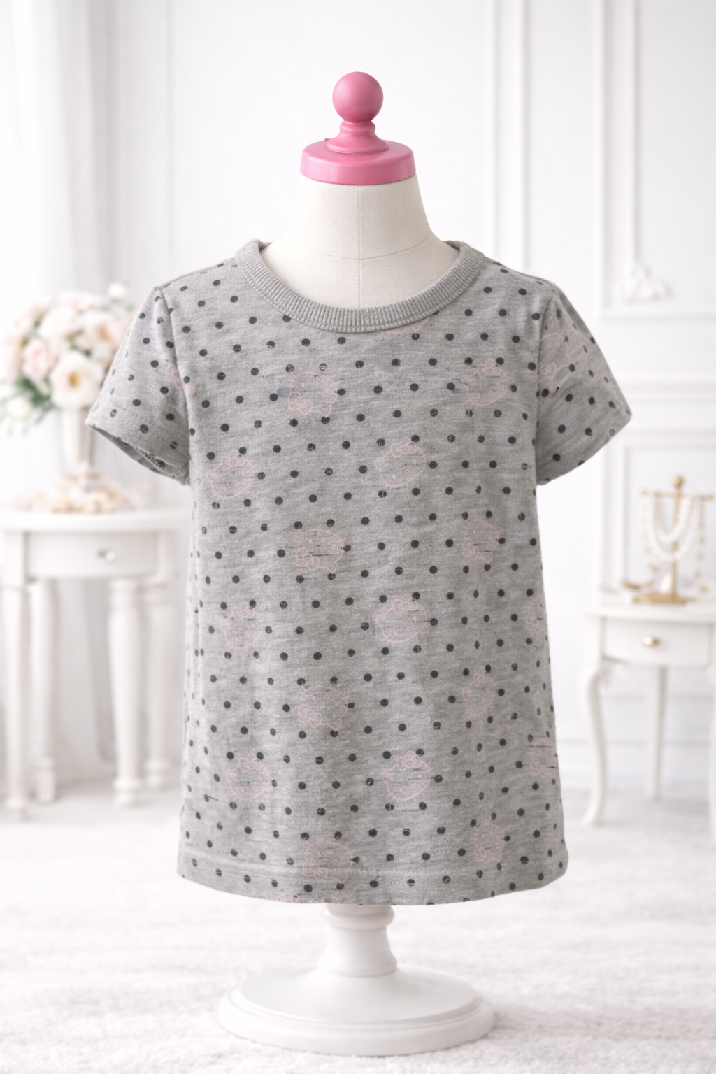 Hello Kitty dots