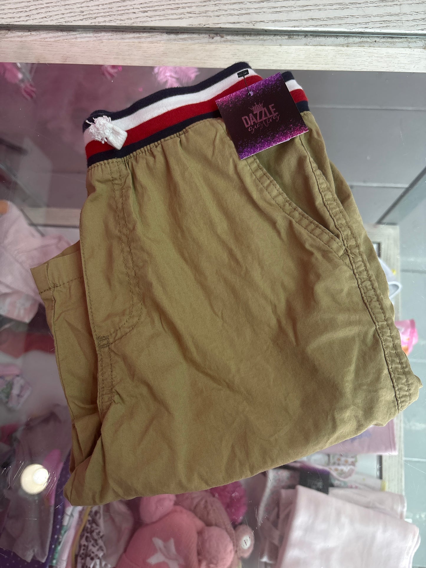 Tommy Beige