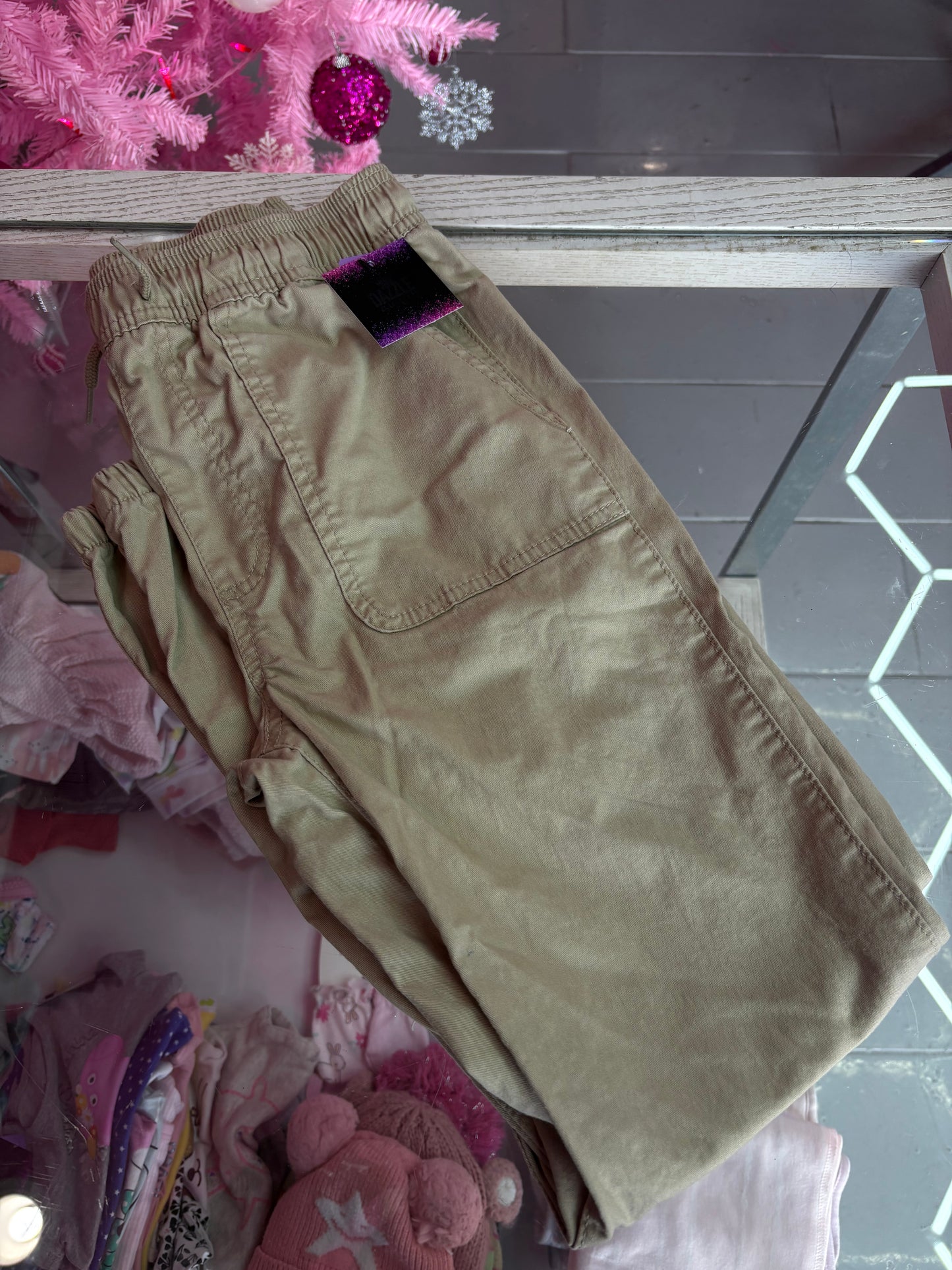 Gap Beige